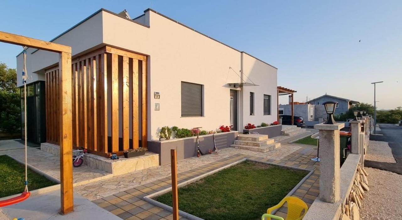 Yellow Dream Murvica  المظهر الخارجي الصورة