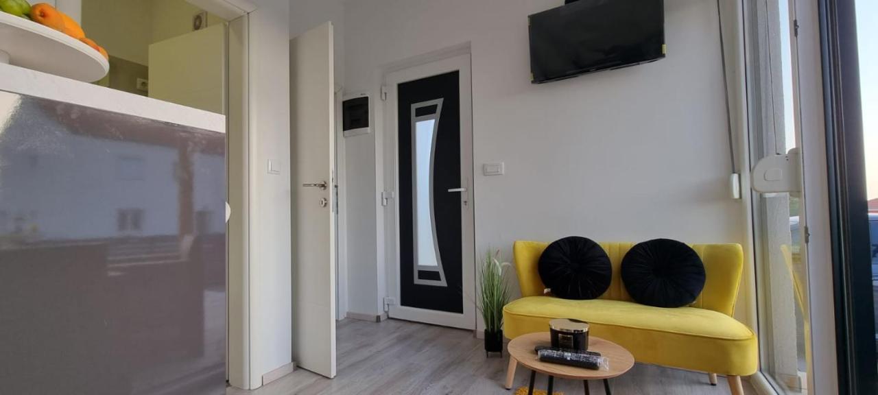 Yellow Dream Murvica  المظهر الخارجي الصورة